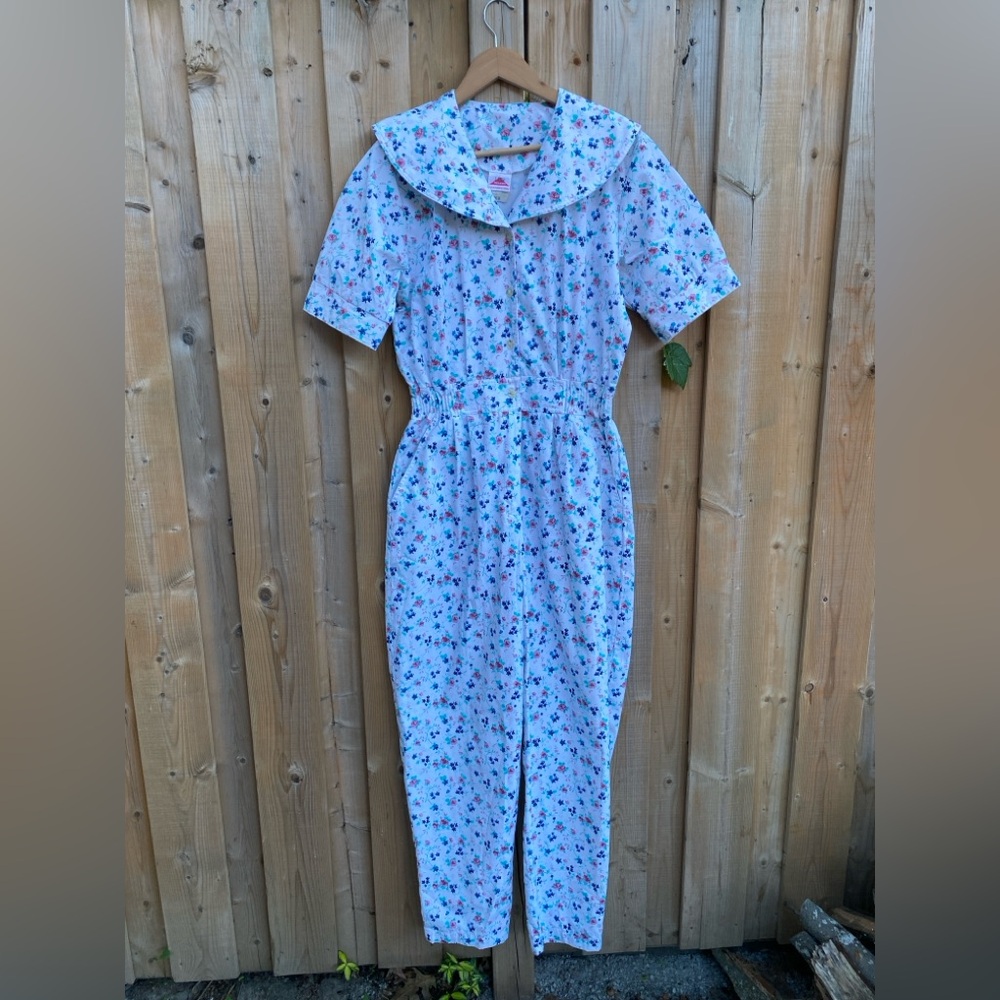 Vintage floral jumpsuit size medium